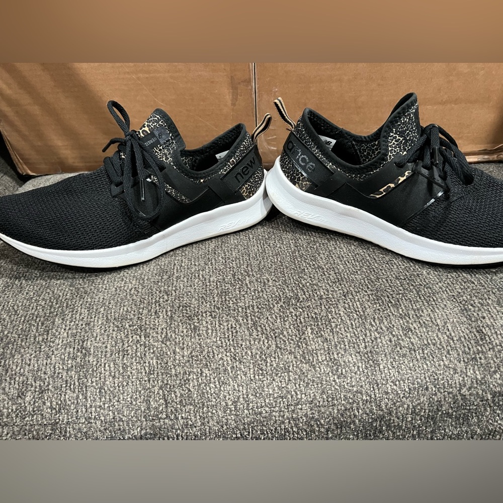 New Balance tennis shoes